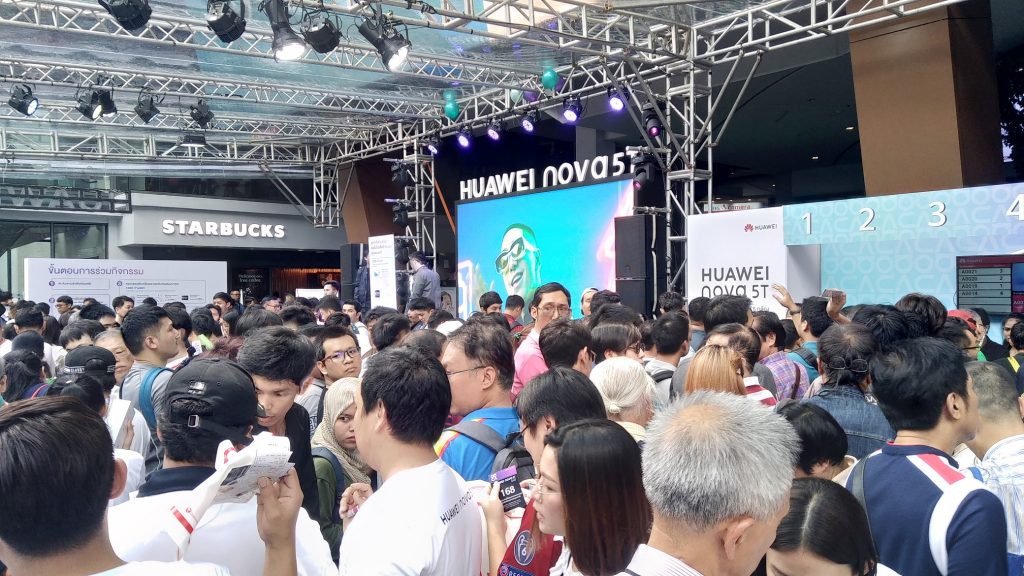 งานเปิดตัว HUAWEI NOVA 5T ที่ Siam Square One